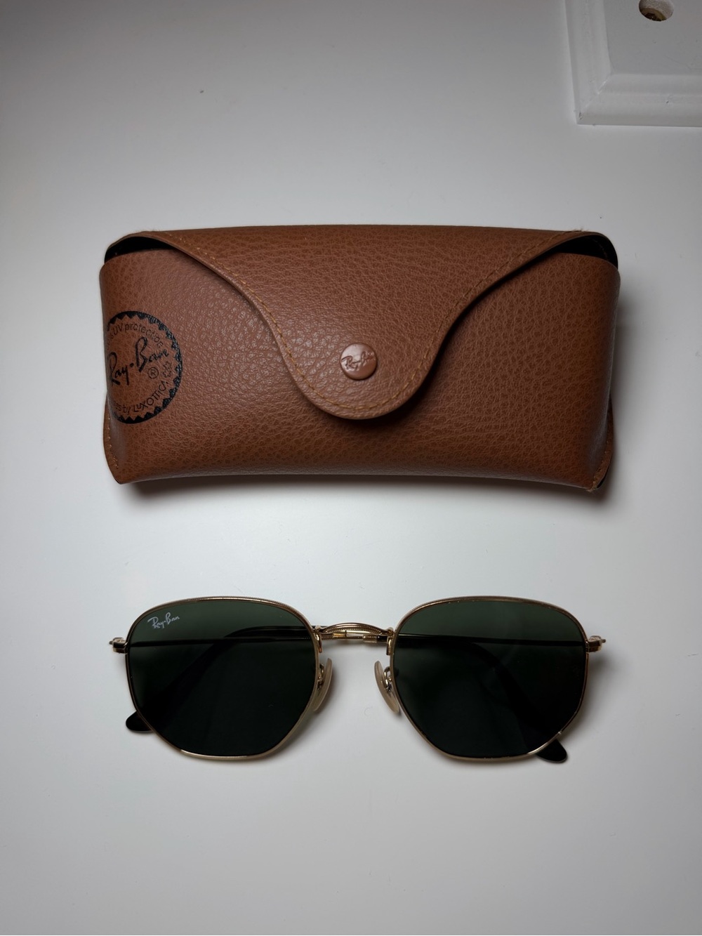 Ray-Ban Women’s Gold Frame Sunglasses with Green Lenses and Brown Case
